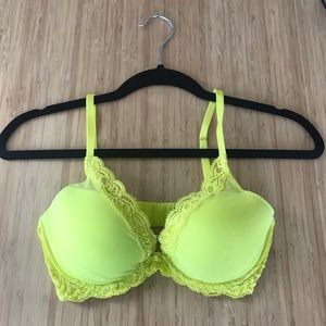 Neon Natori Feathers Bra